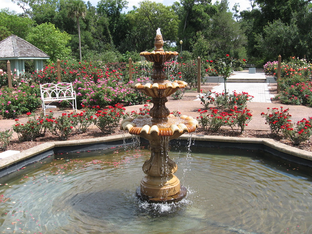 Harry P Leu Gardens rose garden fountains